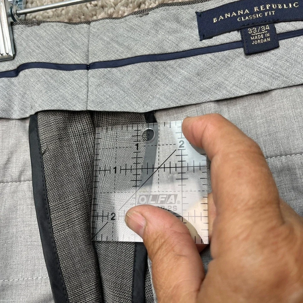 Banana Republic small hole